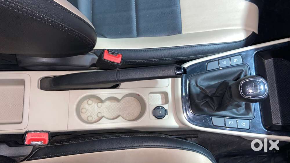 Skoda Slavia Active 1.0l Tsi Mt, 2023, Petrol