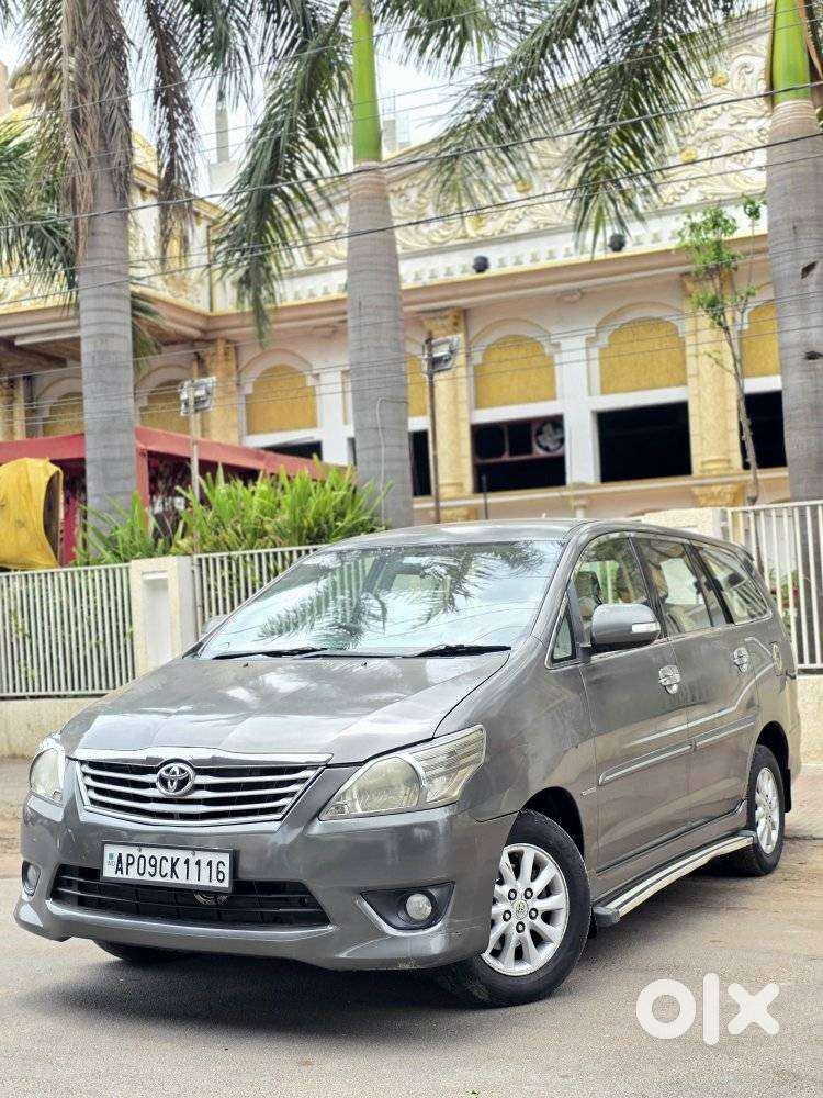 Toyota Innova 2.5 Vx 7 Seater Bs Iv, 2012, Diesel
