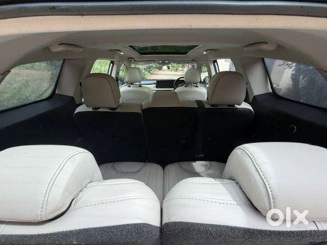 Mahindra Xuv700 Ax5 Diesel Manual 7-seater 2022  Single Owner