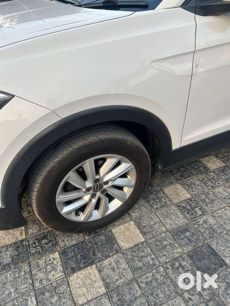 Volkswagen Taigun 1.0 Tsi Highline At, 2022, Petrol