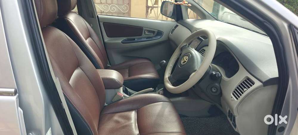 Toyota Innova 2.5 G (diesel) 8 Seater, 2011, Diesel