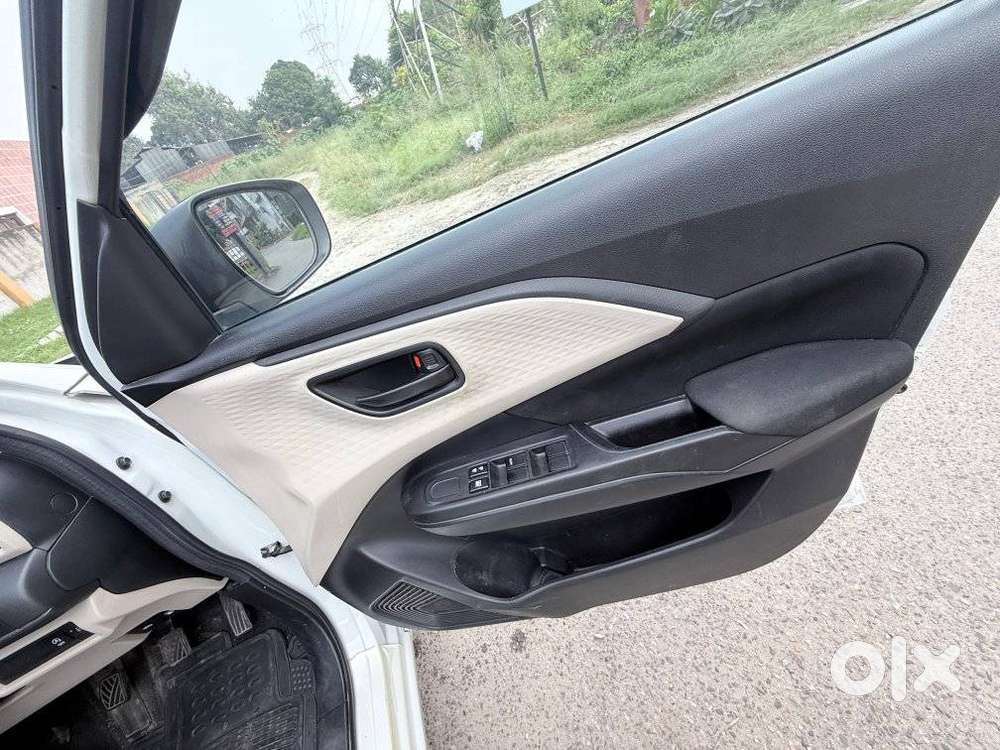 Maruti Suzuki Dzire 1.2 Lxi, 2024, Petrol