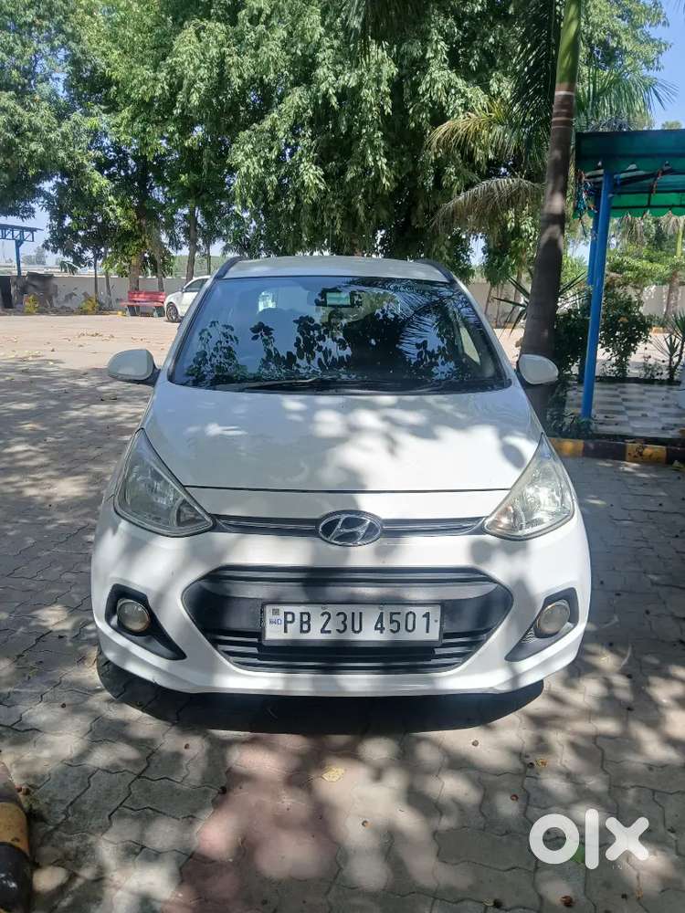 Grand I10 With Fully Loaded Car