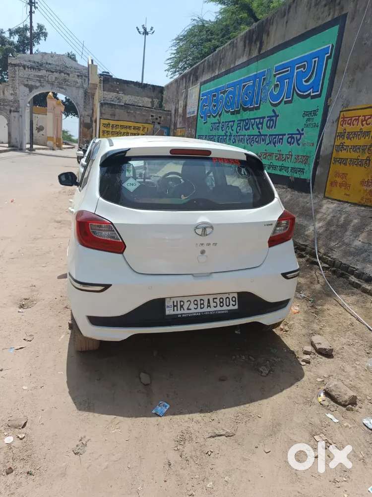 Ek Dum Jabardast Car Hai Koi Kami Nahi Hai