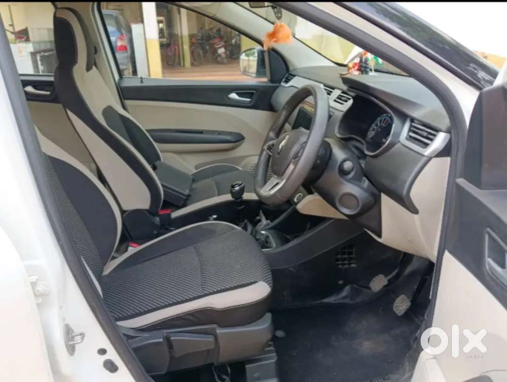 Renault Triber 2023 1.0 Rxz Dual Tone