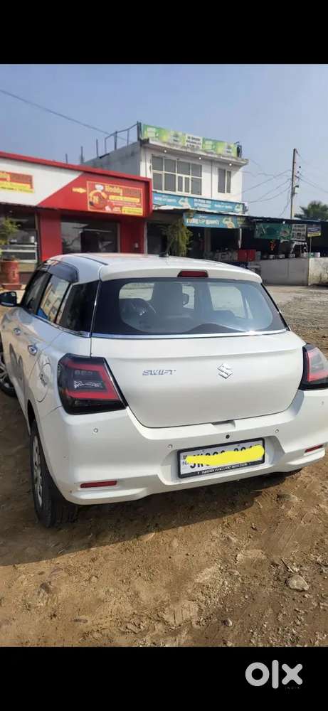 Maruti Suzuki Swift 2025 Petrol 32000 Km Driven
