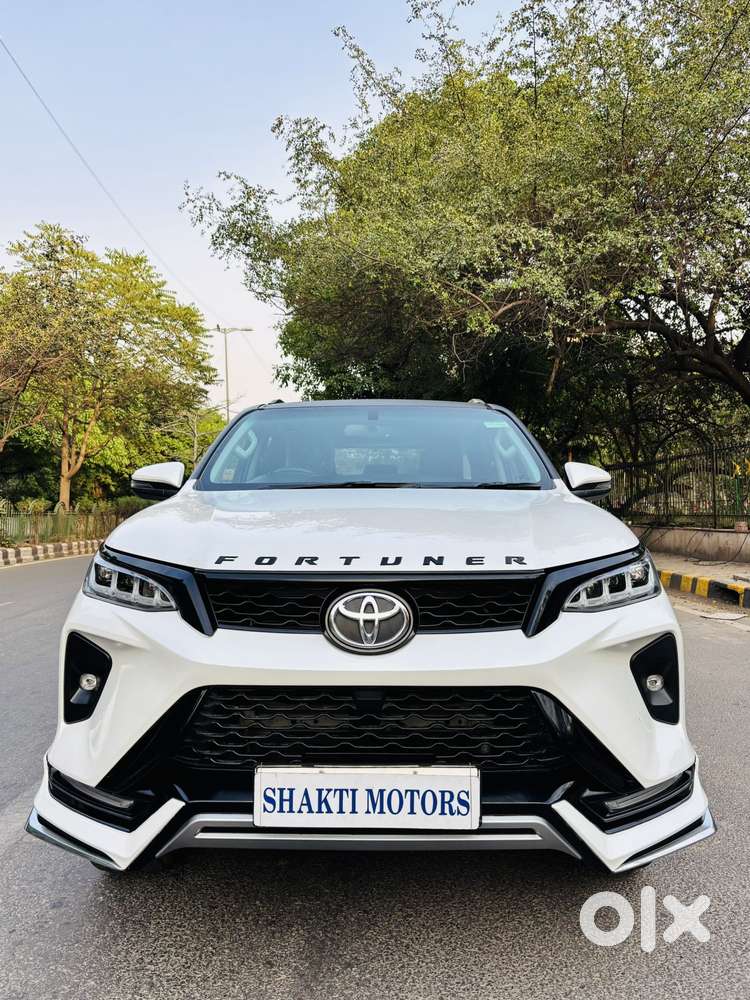 Toyota Fortuner Legender