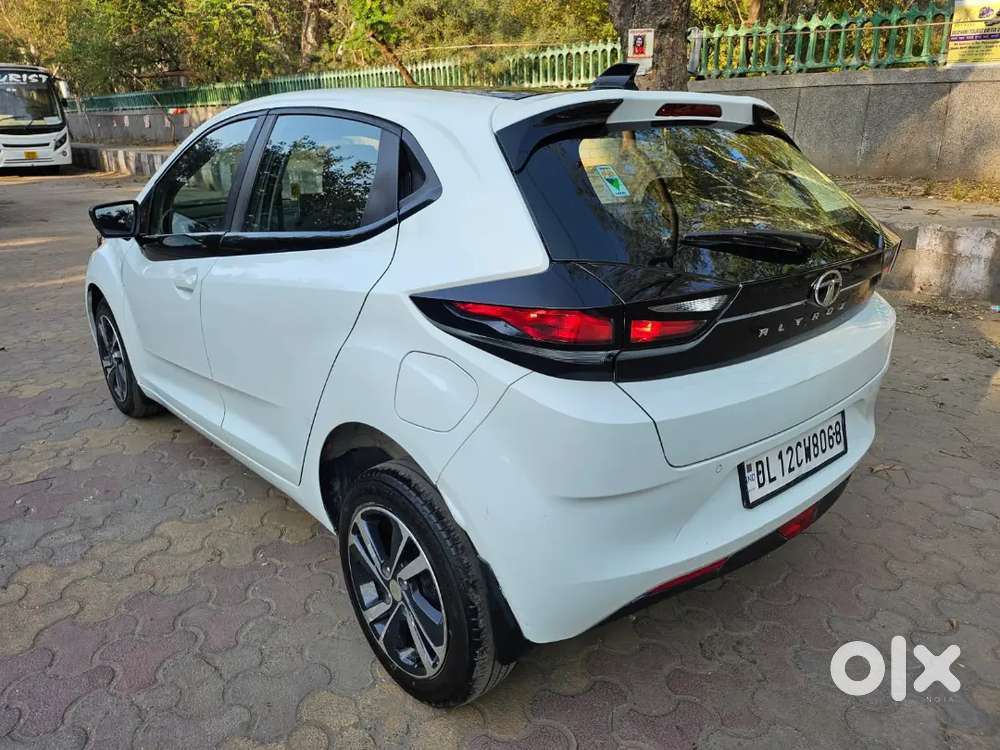 Tata Altroz Xza+( S ) Automatic Sunroof 2023