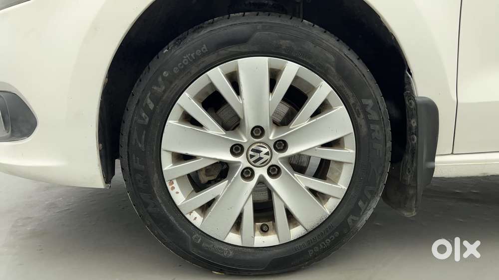 Volkswagen Vento Petrol Highline, 2015, Petrol