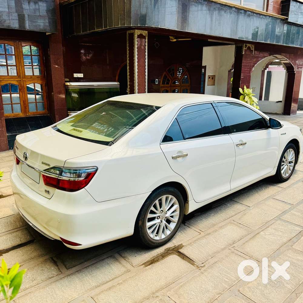Toyota Camry Hybrid 2016-17