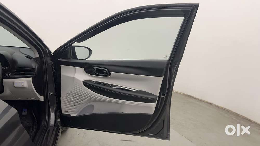 Hyundai I20 Asta (o) 1.2 Mt, 2024, Petrol