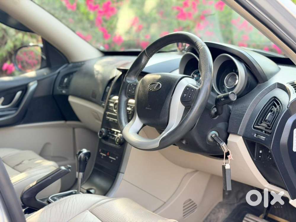 Mahindra Xuv500 W10 Sunroof 2016