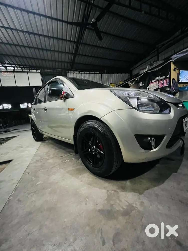 Ford Figo 2011 Petrol 65000 Km Driven