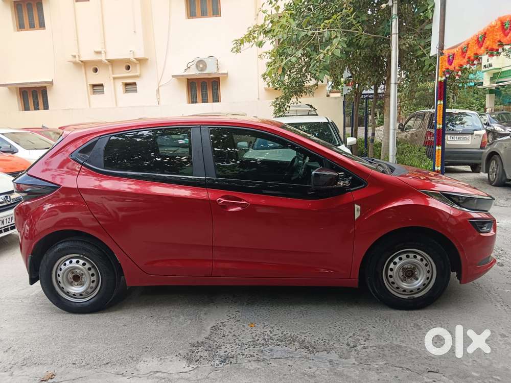 Tata Altroz 1.2 Xe, 2021, Petrol
