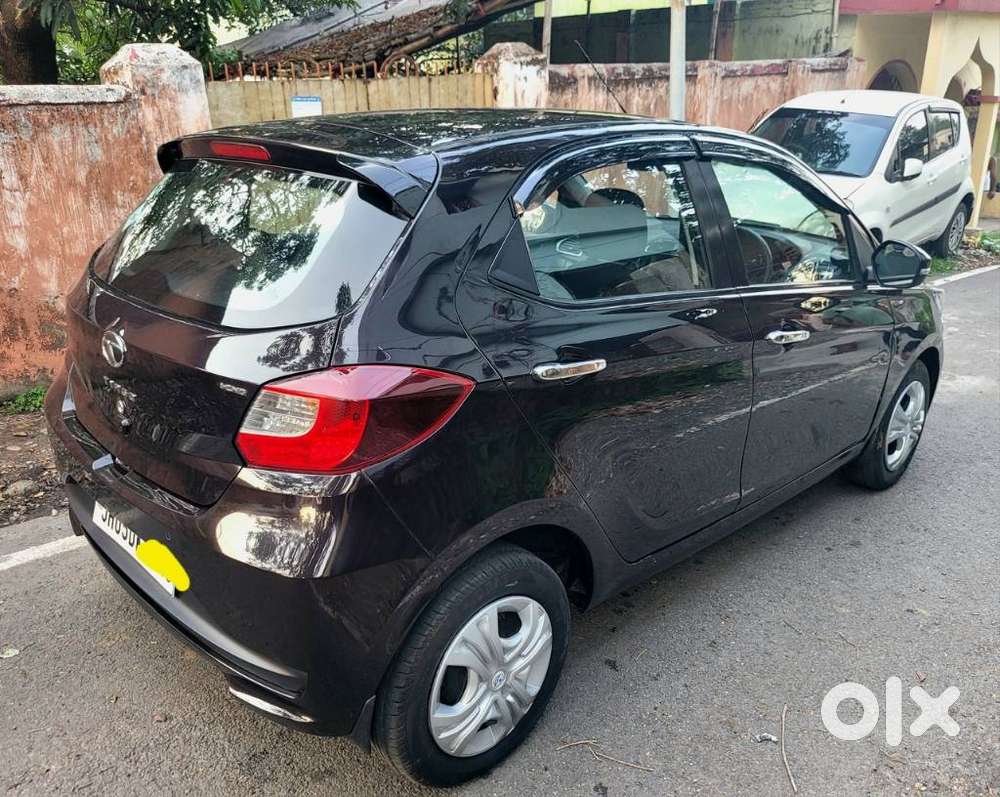 Tata Tiago 1.2 Revotron Xm Cng, 2023, Petrol