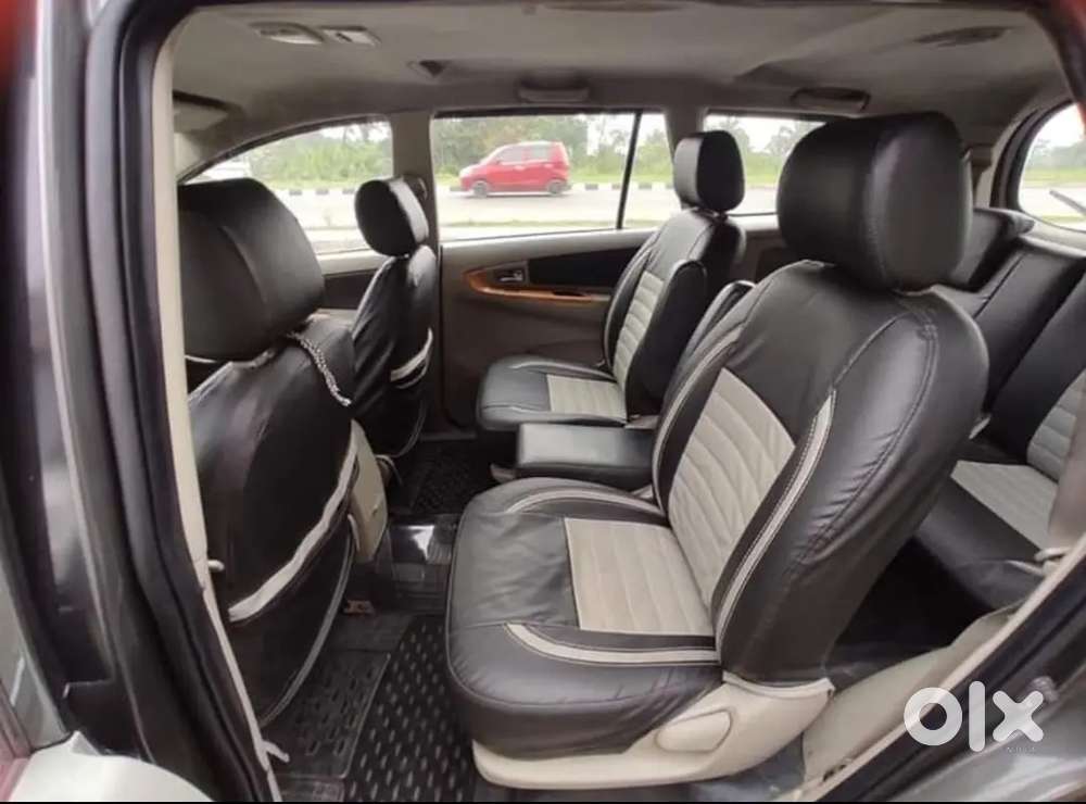 Toyota Innova 2011 Diesel 132000 Km Driven