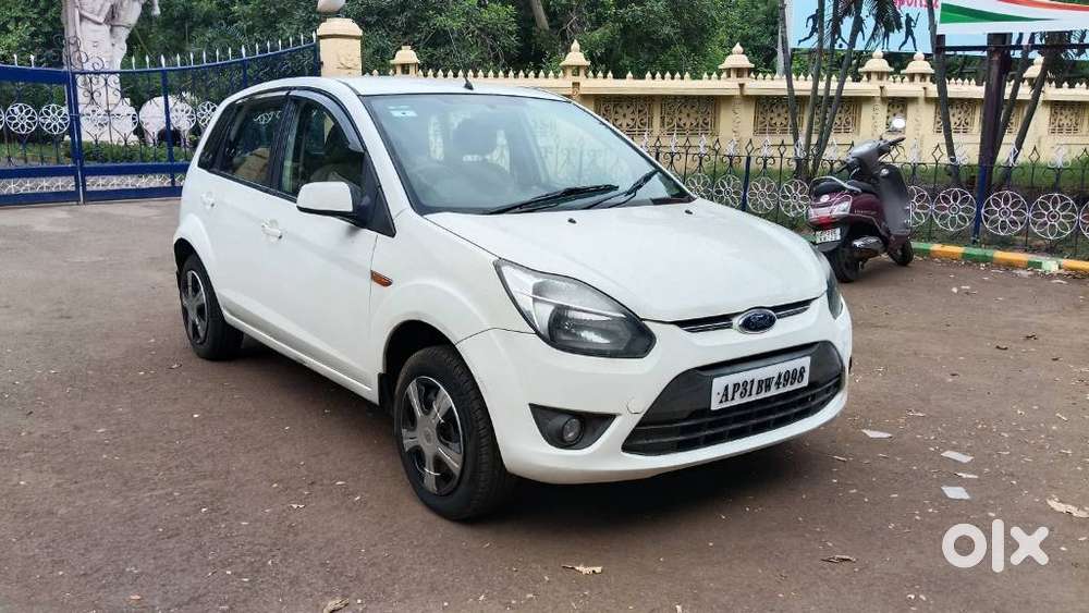 Ford Figo Petrol Zxi, 2012, Petrol