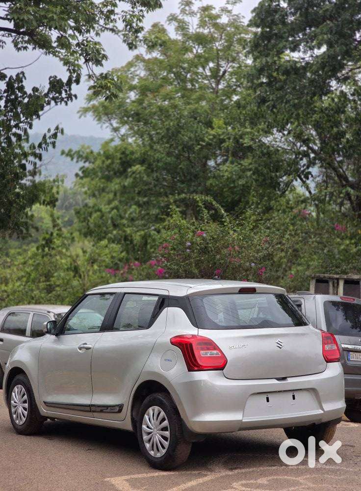 Maruti Suzuki Swift Vxi + Manual, 2018, Petrol
