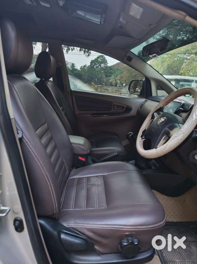 Toyota Innova 2.5 G (diesel) 8 Seater, 2015, Diesel
