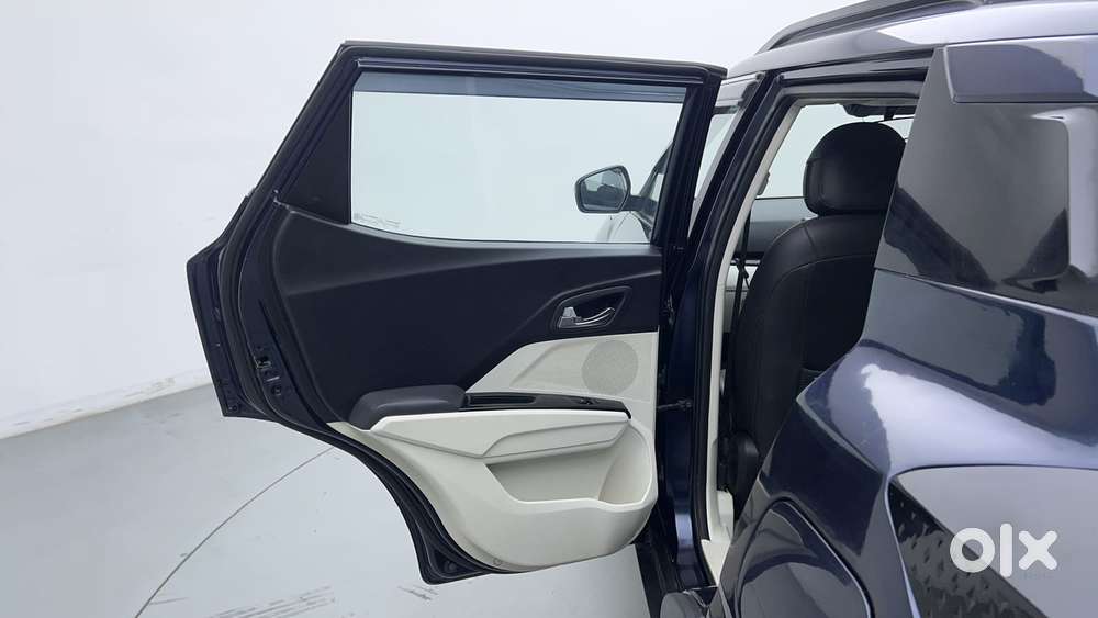 Mahindra Xuv 3xo Ax5 Ds Mt, 2024, Diesel