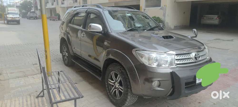 Toyota Fortuner 2011 Diesel 145000 Km Driven