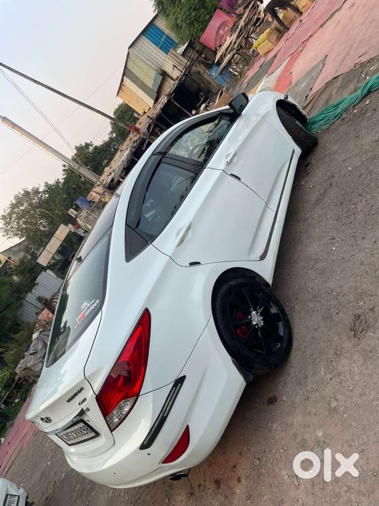 Hyundai Fluidic Verna 2011