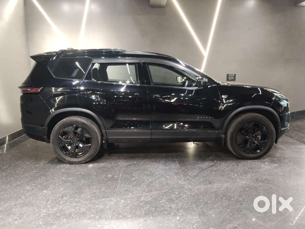 Tata Safari Accomplished Dark Edition At, 2024, Diesel