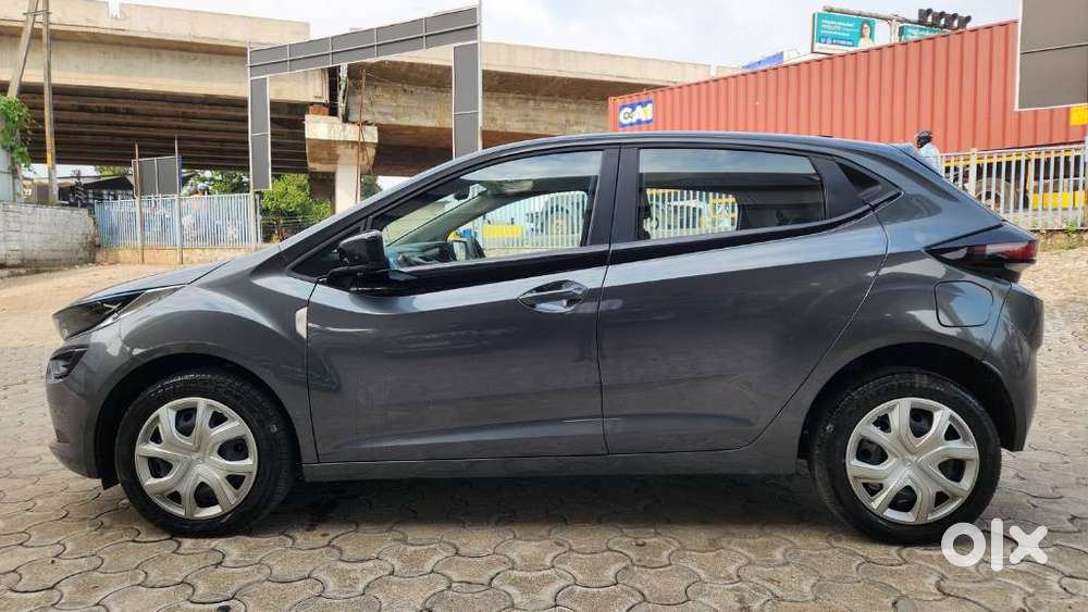 Tata Altroz Xm (s) Petrol, 2023, Petrol