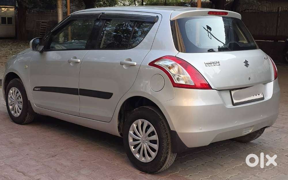 Maruti Suzuki Swift Lxi Optional-o, 2017, Petrol