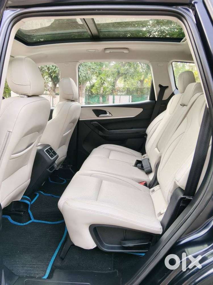 Mahindra Xuv700 2.2 Ax 7 Diesel At Luxury Pack Str Awd, 2022, Diesel