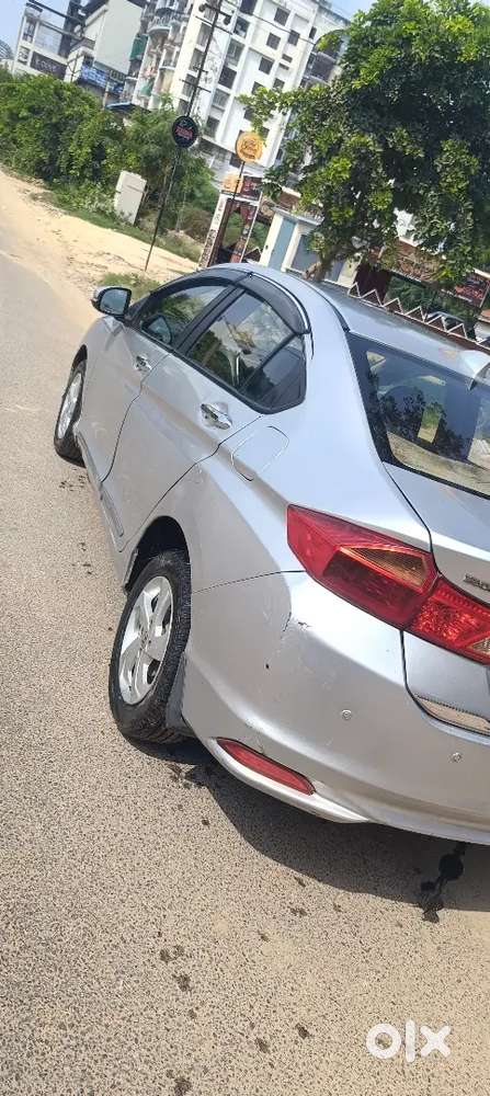 Honda City 2015 Diesel  &ndash;  ₹4.30 Lakh