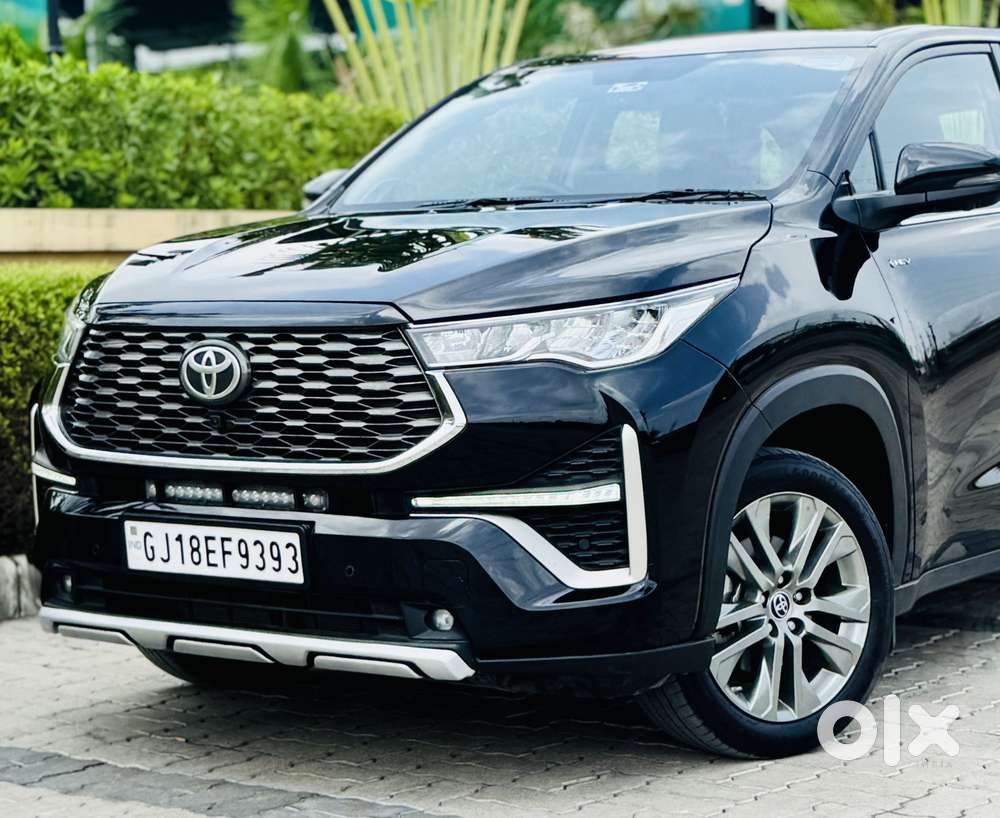 Toyota Innova Hycross 2.0 Zx Hybrid 7 Str, 2025, Petrol
