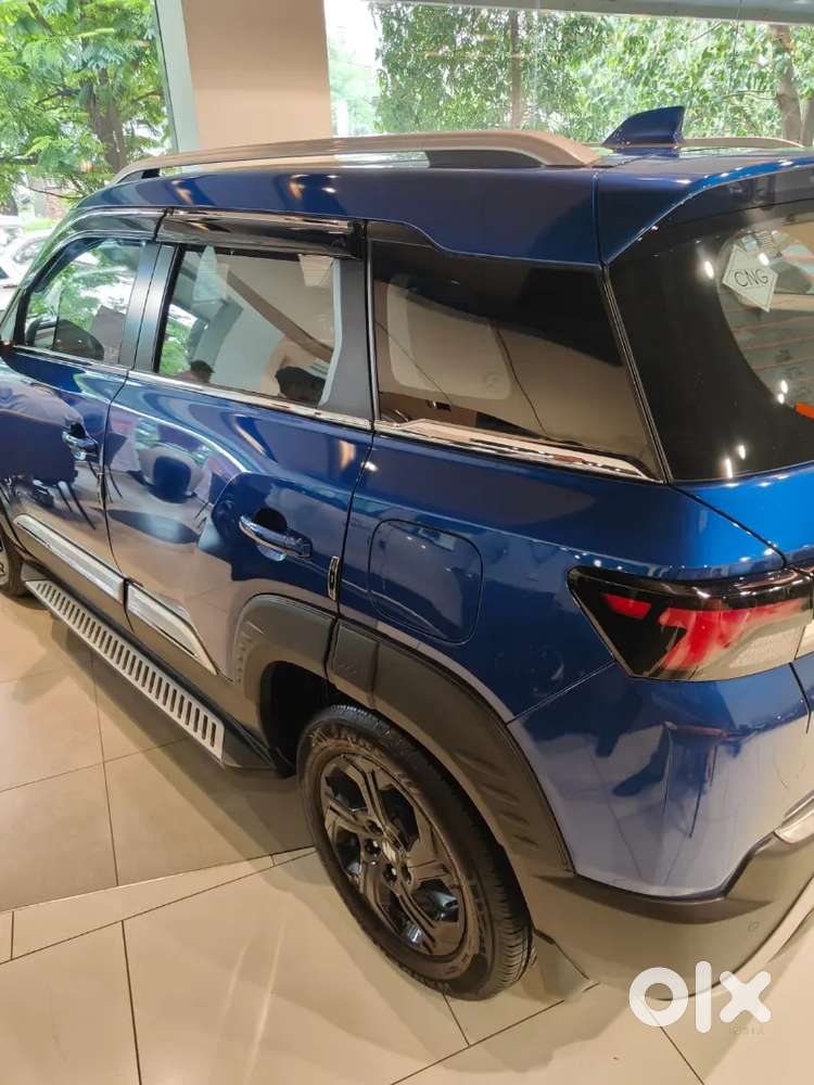 Maruti Suzuki Brezza Zxi 2025 Cng Car