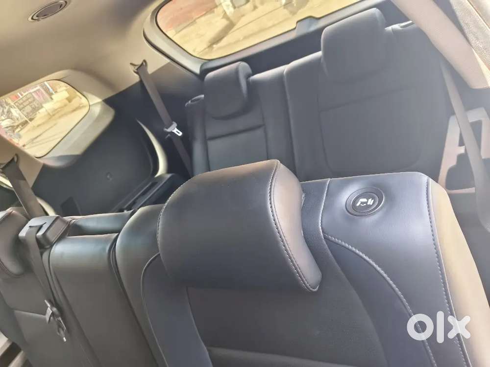 Kia Carens 2025 Petrol Well Maintained