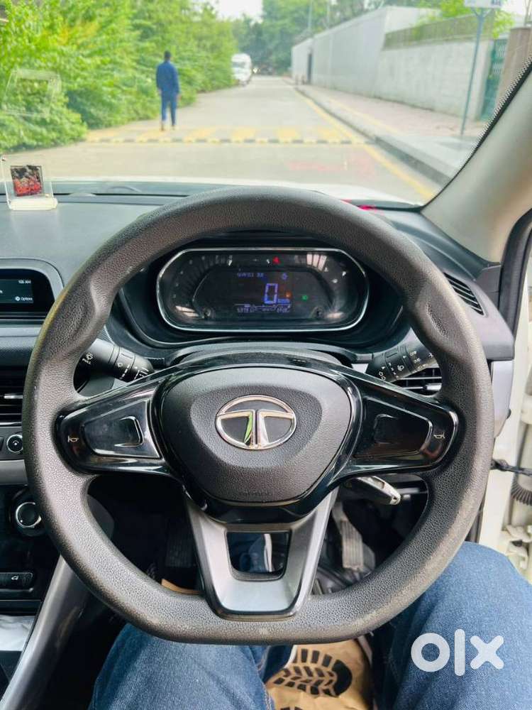 Tata Nexon 1.5 Revotorq Xm (s), 2020, Petrol