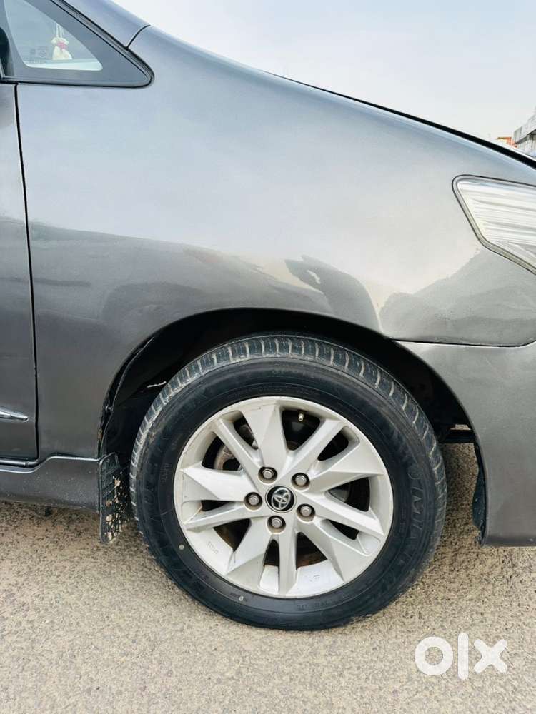 Toyota Innova 2.5 V 2015