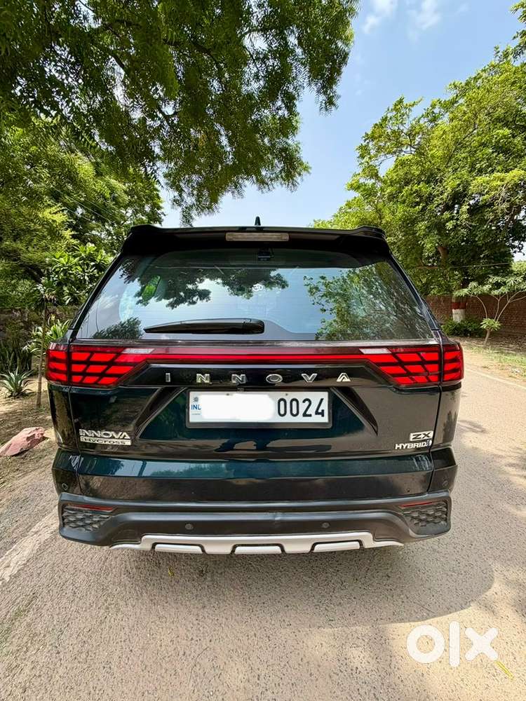 Toyota Innova Hycross 2024 Model