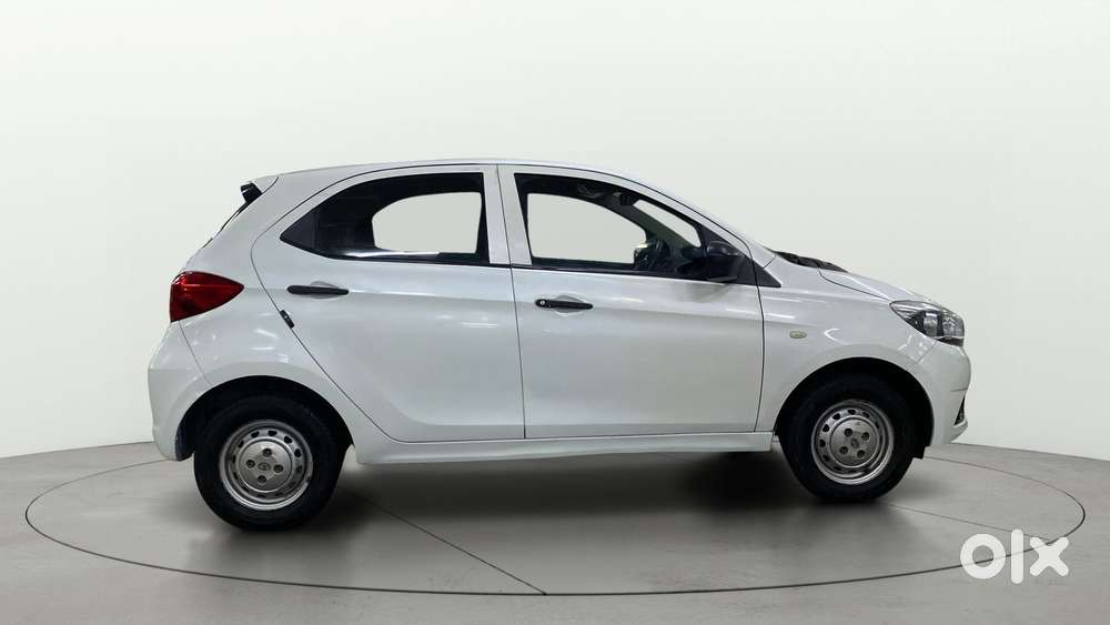 Tata Tiago 1.2 Revotron Xm, 2018, Petrol