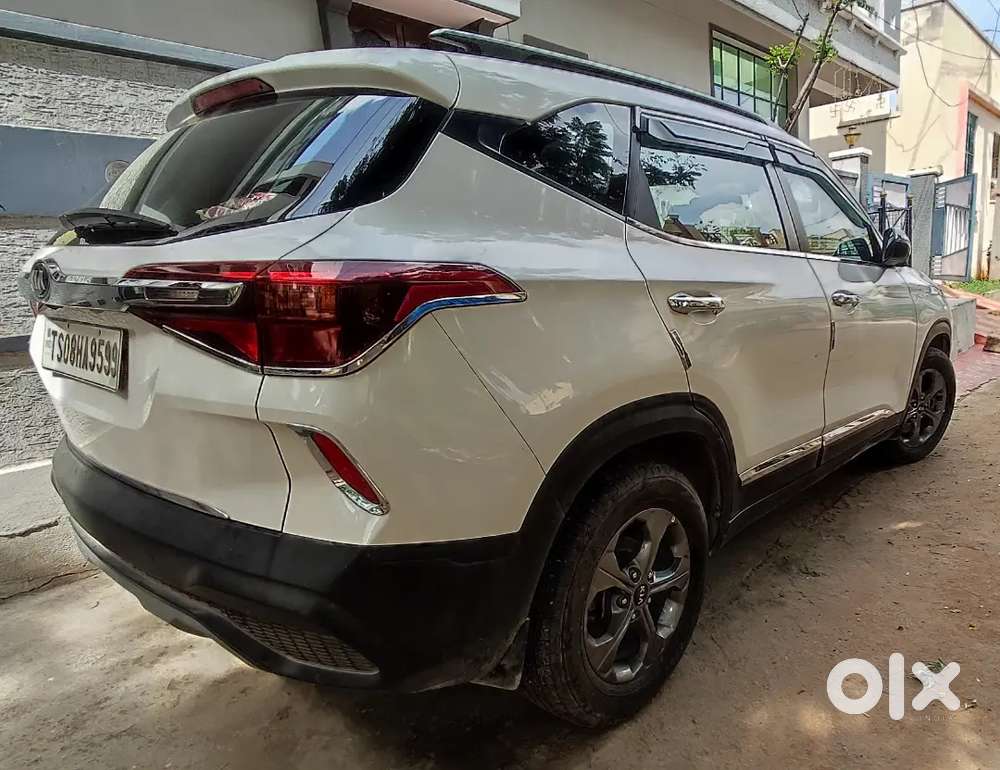 Kia Seltos 2020 Diesel White Color 105000 Km Driven