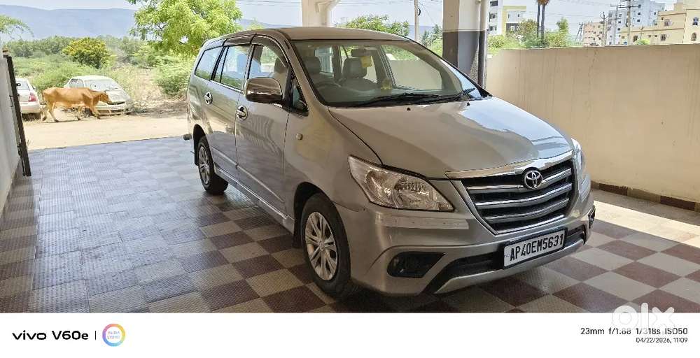 Toyota Innova 2015 Diesel 152000 Km Driven