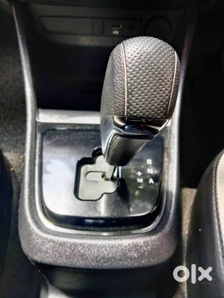 Tata Punch 1.2 Revotron Creative Amt Dual Tone, 2022, Petrol