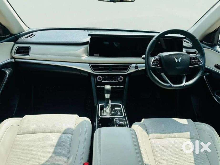 Mahindra Xuv700 2.2 Ax 7 Diesel At Str Awd, 2023, Diesel