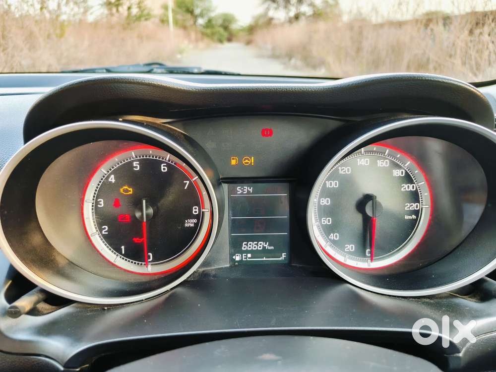 Maruti Suzuki Swift Vxi + Manual, 2023, Petrol