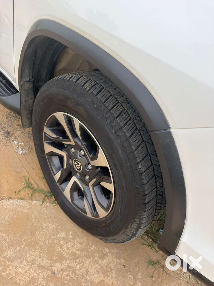 Toyota Fortuner Legender 2023