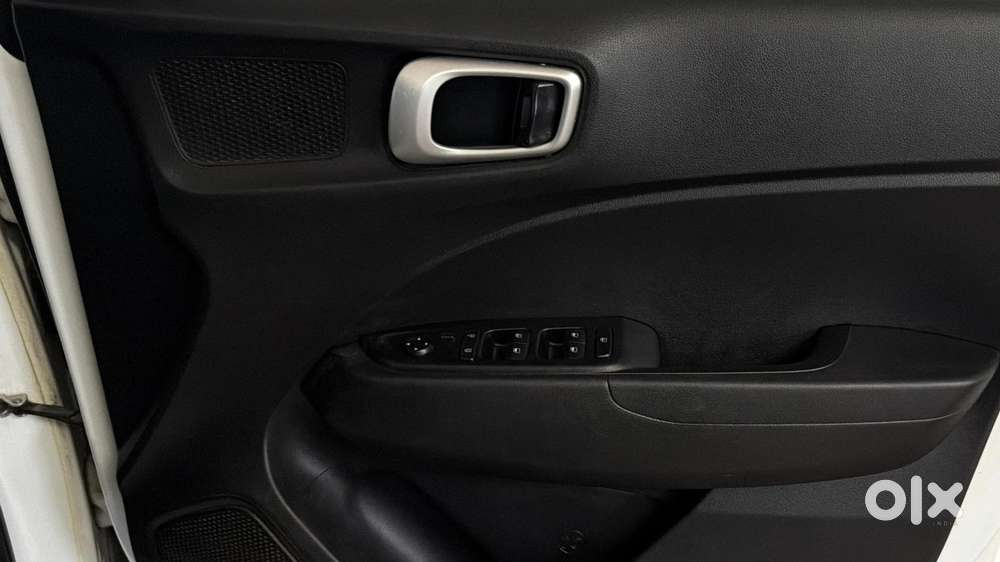 Hyundai Venue 1.2 S Plus, 2022, Petrol