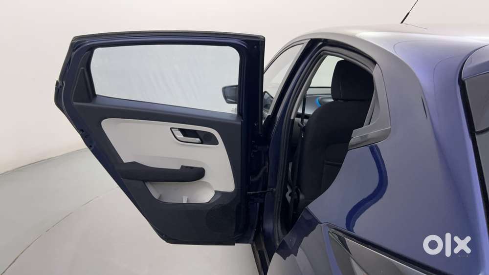 Tata Altroz Xz, 2023, Petrol