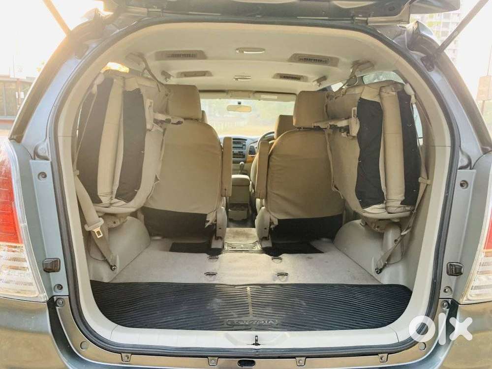 Toyota Innova 2.5 V Diesel 7-seater, 2011, Diesel