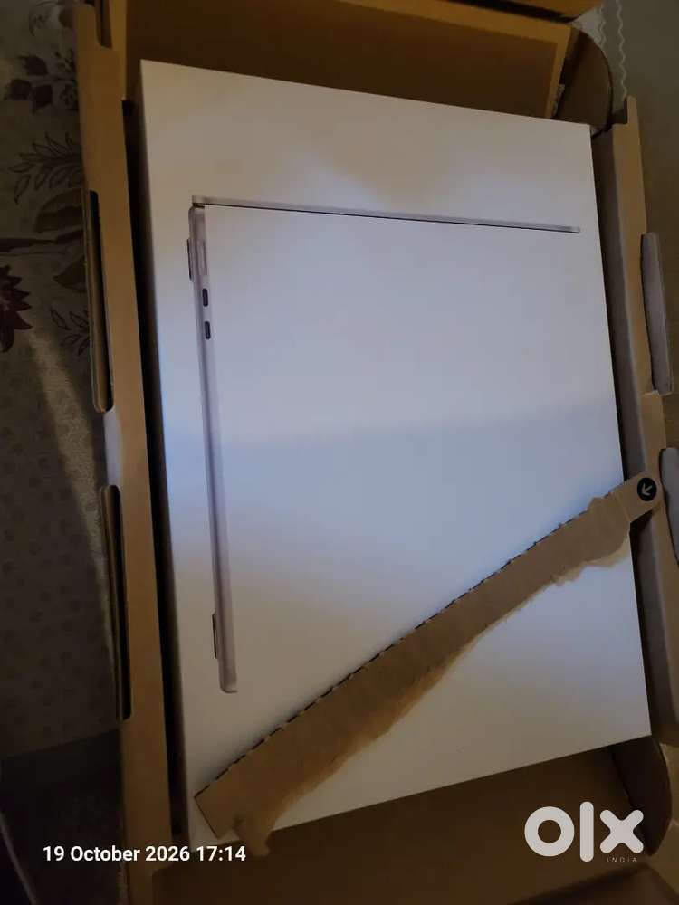 Macbook Air M5 | 16GB/512GB | Silver Color | Sealed Pack | Unactivated