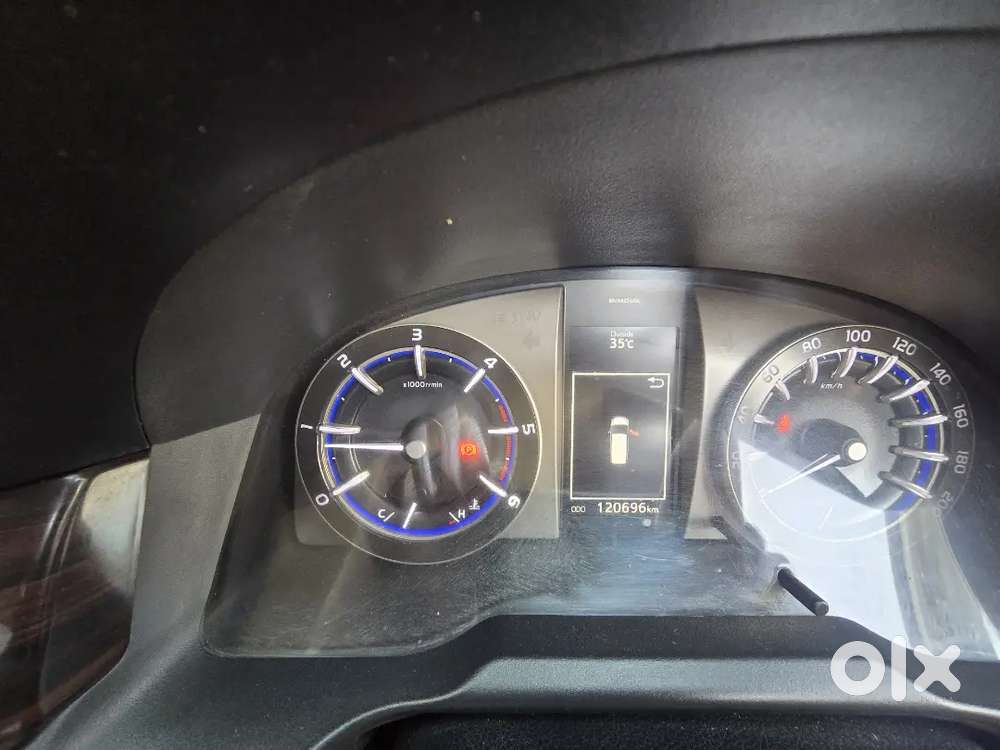 Toyota Innova Crysta 2018 Diesel 120000 Km Driven