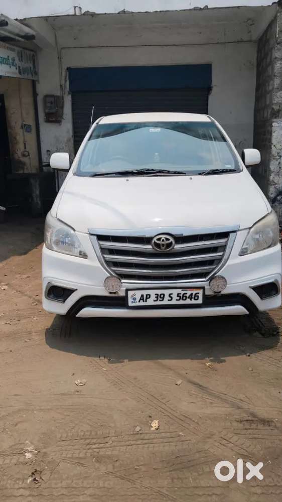 Toyota Innova 2012